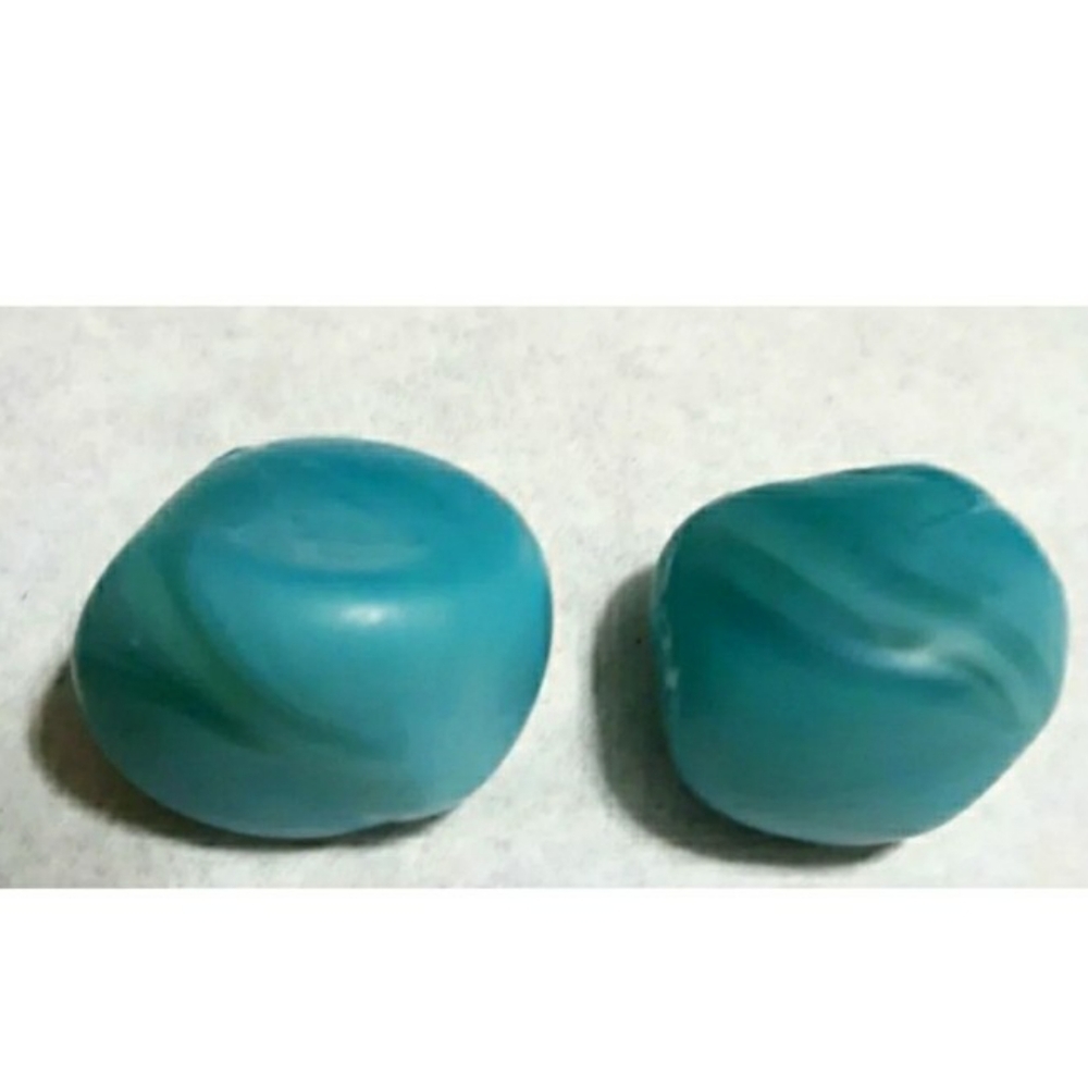 Decent sized weight of Tumbled Teal Agate  Chalcedony Stones  Polished Blue Gree
